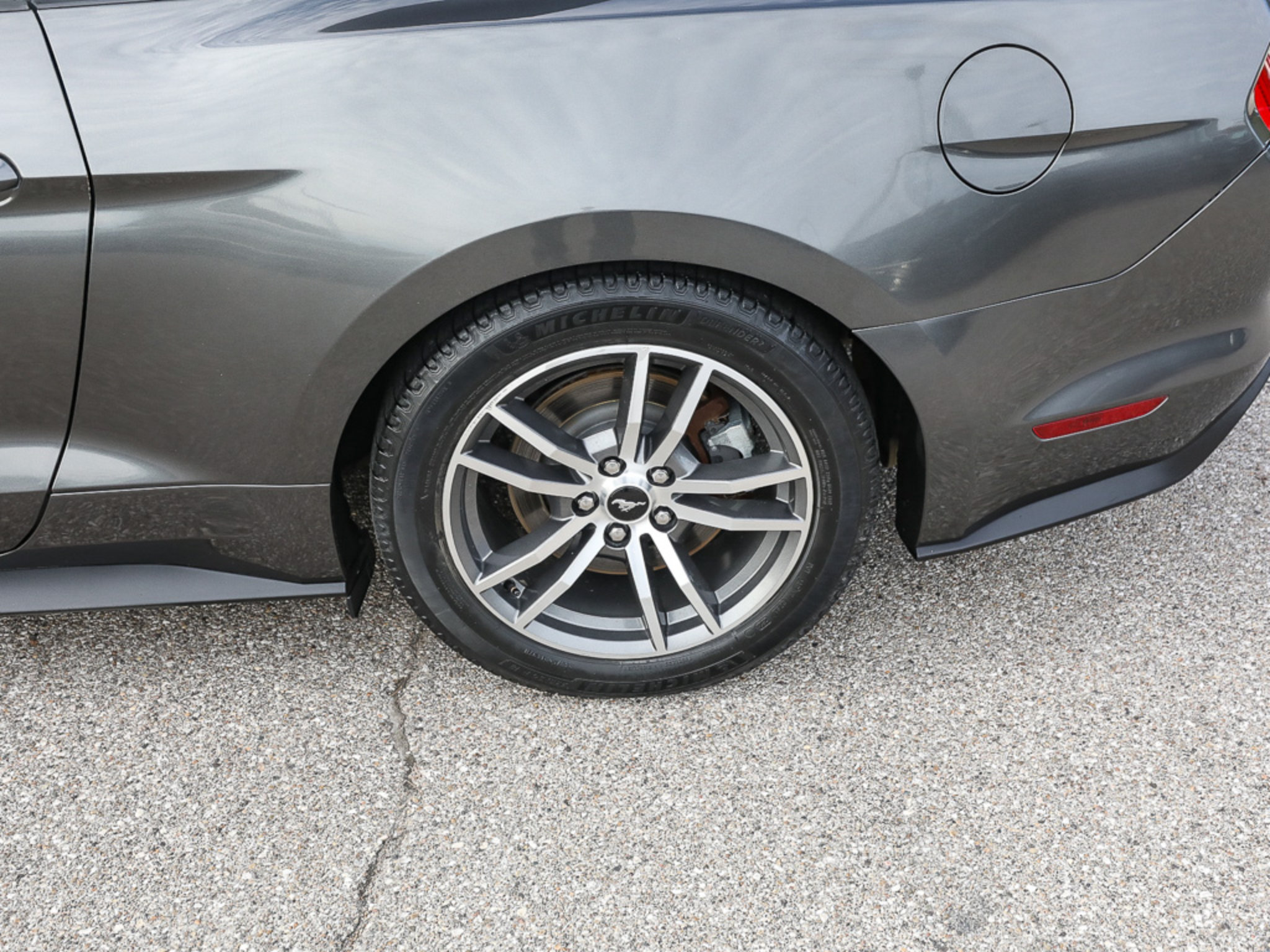 Used 2015 Ford Mustang GT Premium w/ Equipment Group 401A RWD image 4