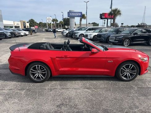 Used 2017 Ford Mustang GT Premium image 11