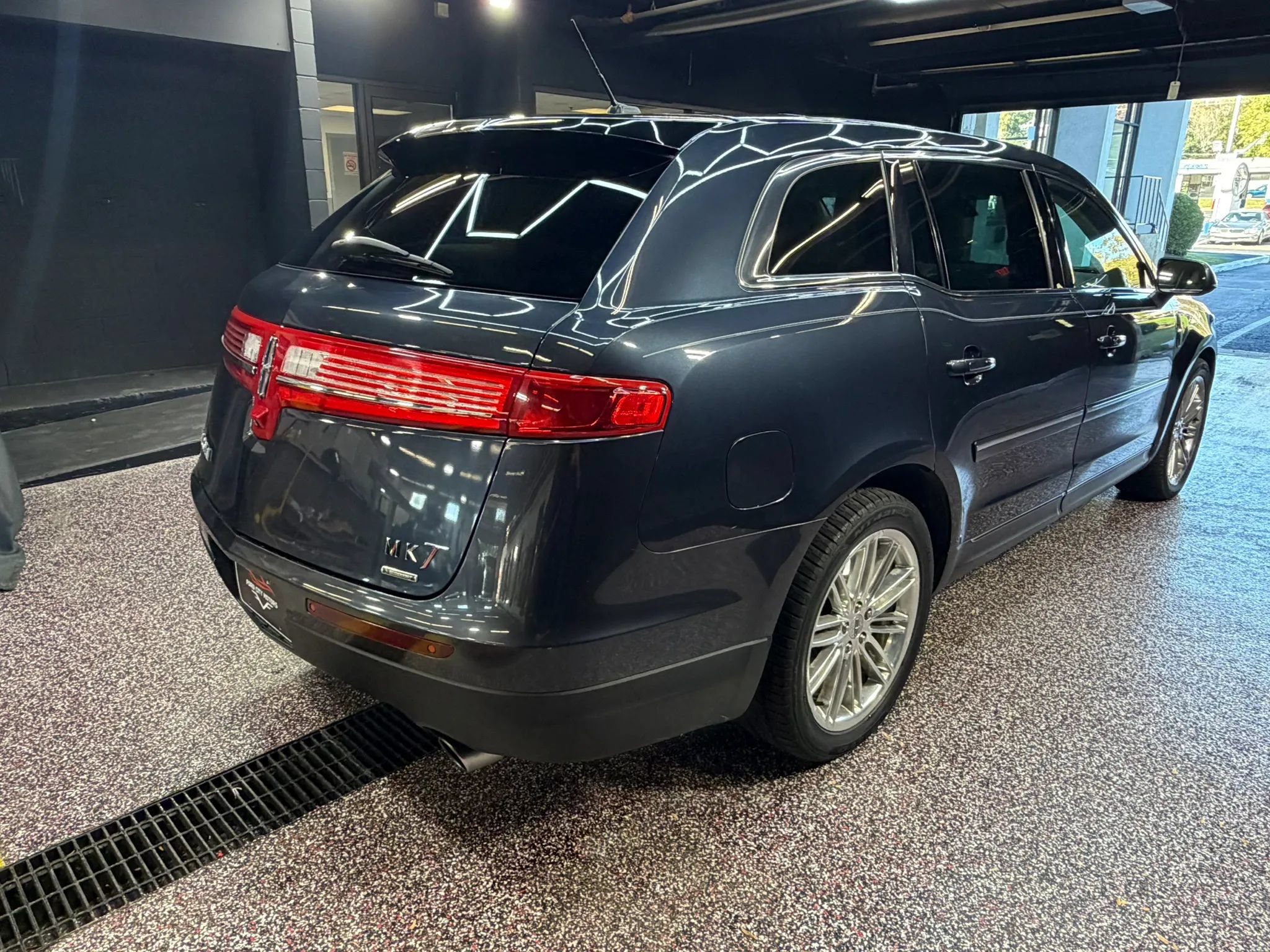 Used 2014 Lincoln MKT AWD w/ Equipment Group 201A image 8