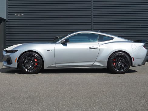 Used 2024 Ford Mustang GT Premium w/ GT Performance Package RWD image 2