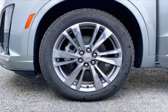 Used 2025 Cadillac XT6 Premium Luxury AWD/4WD image 8