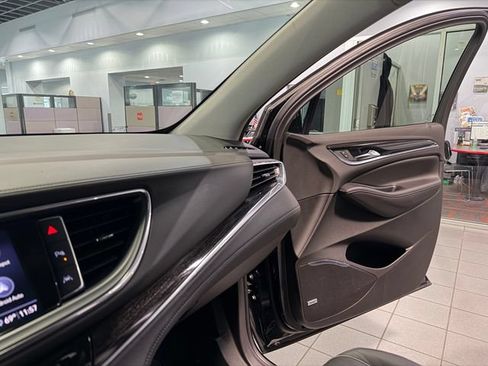 Used 2021 Buick Enclave Avenir w/ Avenir Technology Package FWD image 25