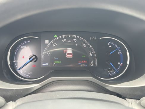 Used 2025 Toyota RAV4 XLE AWD/4WD image 26
