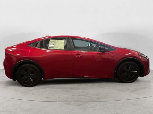 New 2025 Toyota Prius Plug-In Hybrid image 6