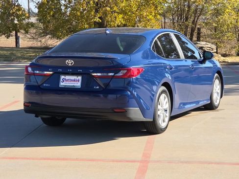 Used 2025 Toyota Camry LE w/ Convenience Package image 8