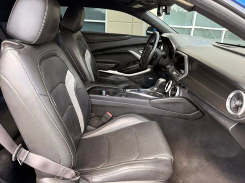 Used 2017 Chevrolet Camaro LT RWD image 35