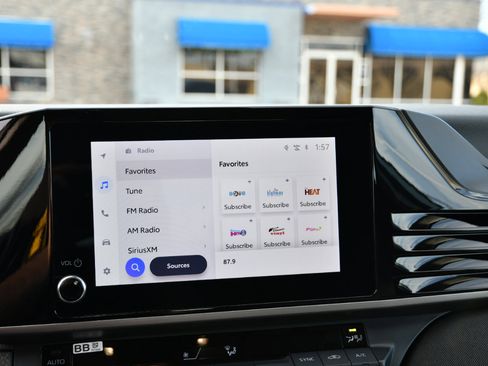 Used 2025 Toyota Camry LE image 13