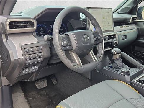 Used 2025 Toyota Tacoma 4x4 Double Cab Hybrid image 9