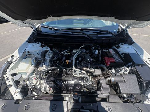 Used 2025 Nissan Altima 2.5 SV FWD image 32