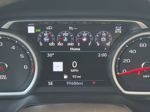 Used 2021 Chevrolet Suburban Z71 w/ Z71 Off-Road Package image 17