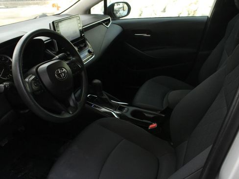 Used 2021 Toyota Corolla LE image 12