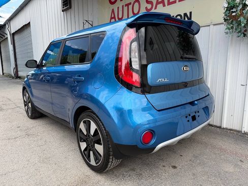 Used 2017 Kia Soul + w/ Designer's Package FWD image 11