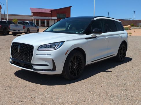 Used 2023 Lincoln Corsair Reserve w/ Equipment Group 202A FWD image 7