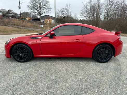 Used 2013 Subaru BRZ Limited w/ Popular Pkg 2C image 2