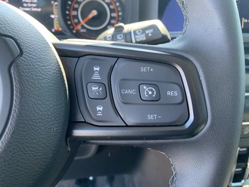 Used 2025 Jeep Wrangler Unlimited Rubicon AWD/4WD image 28