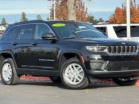 New 2025 Jeep Grand Cherokee Laredo X image 2