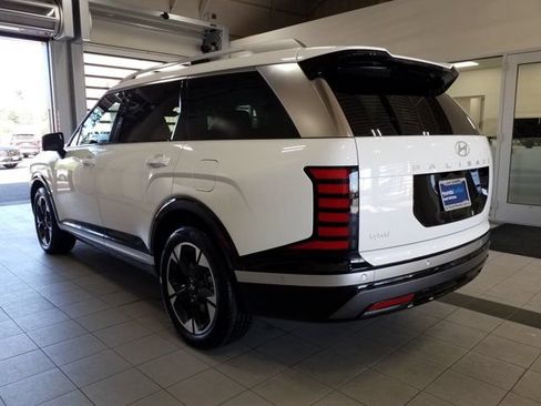 Certified 2026 Hyundai Palisade Limited AWD/4WD image 18