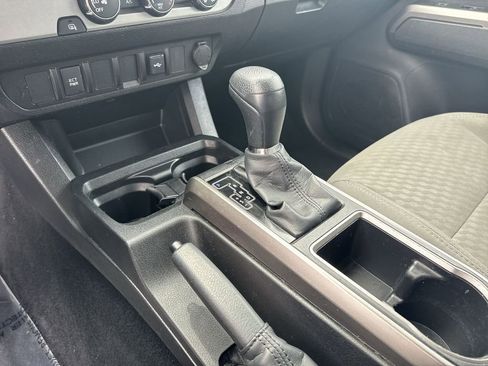 Used 2022 Toyota Tacoma SR5 RWD image 23