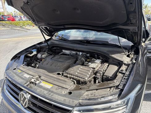 Used 2022 Volkswagen Tiguan SE R-Line image 21