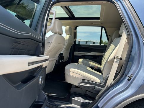Used 2023 Ford Expedition Platinum AWD/4WD image 25