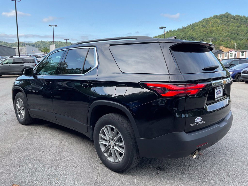 Used 2023 Chevrolet Traverse LT FWD image 4