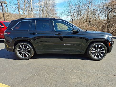 Certified 2022 Jeep Grand Cherokee Overland w/ Luxury Tech Group IV image 7