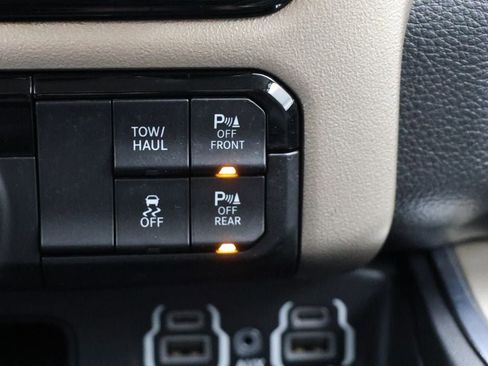 Used 2022 RAM 1500 Laramie AWD/4WD image 33