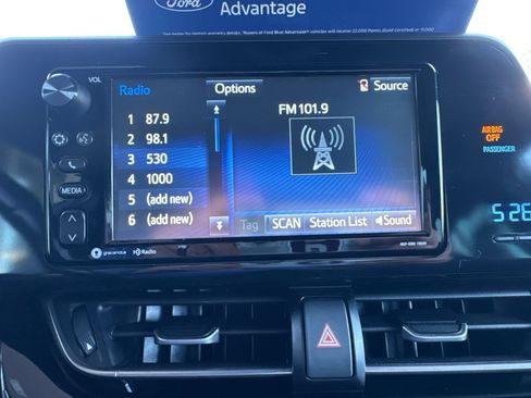 Used 2018 Toyota C-HR XLE FWD image 28