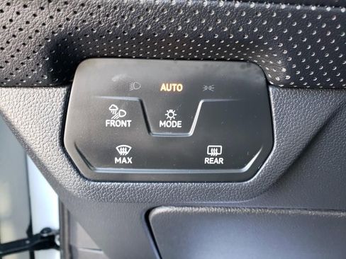 Used 2024 Volkswagen Atlas Cross Sport SEL image 23