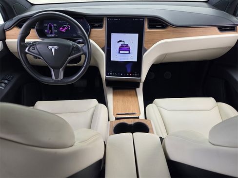 Used 2019 Tesla Model X 75D image 11