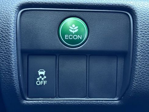 Used 2017 Honda Accord Sport Special Edition image 2