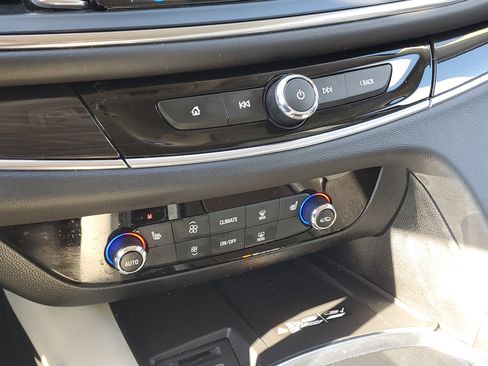 Used 2022 Buick Enclave Essence w/ Experience Buick Package image 34