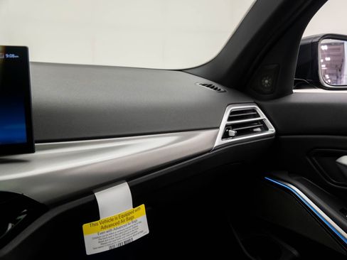 Used 2026 BMW 330i xDrive Sedan w/ M Sport Package AWD/4WD image 29