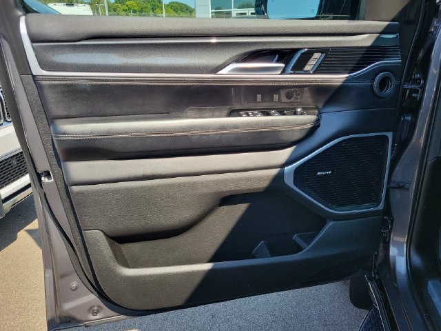 Used 2023 Jeep Wagoneer 4WD w/ Mopar Step-Up Package image 21