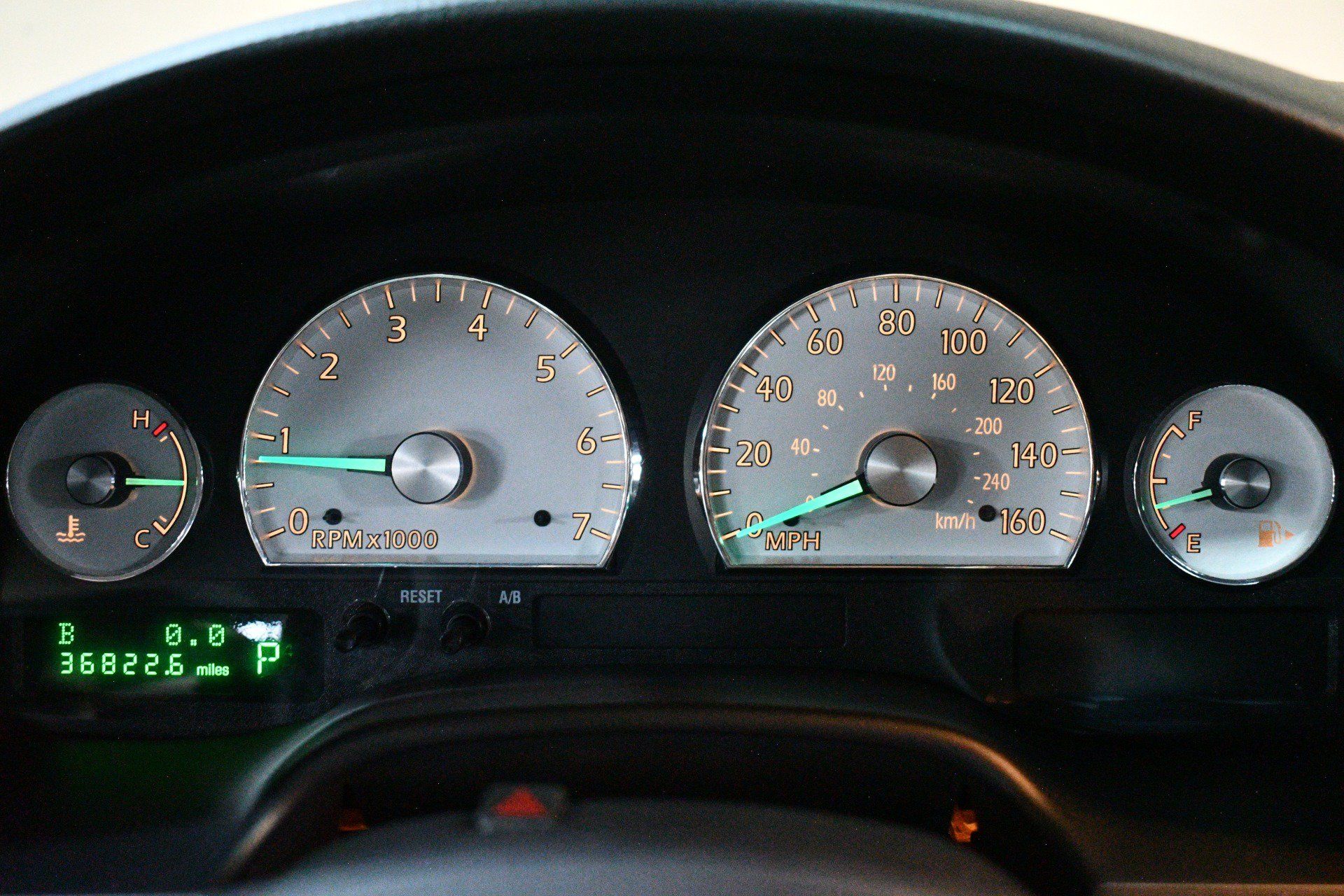 Used 2003 Ford Thunderbird RWD image 25