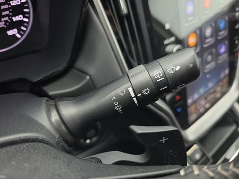 Used 2025 Subaru Outback Premium w/ Popular Package #1A image 27