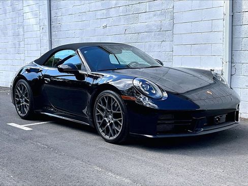Used 2025 Porsche 911 Carrera RWD image 7