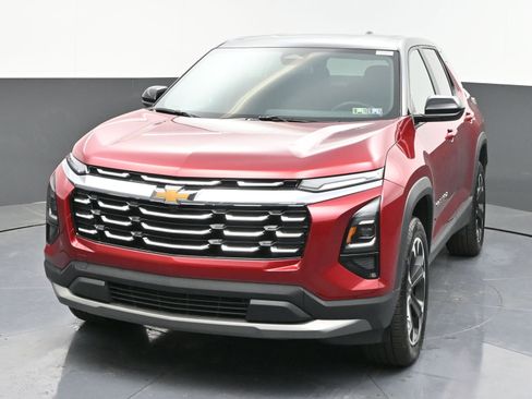 Used 2026 Chevrolet Equinox LT AWD/4WD image 3