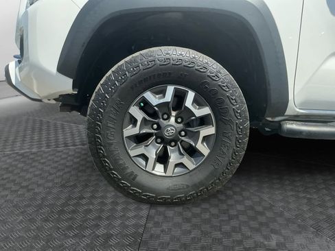 Used 2023 Toyota Tacoma TRD Off-Road AWD/4WD image 14