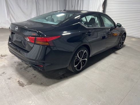 Used 2025 Nissan Altima 2.5 SR image 7