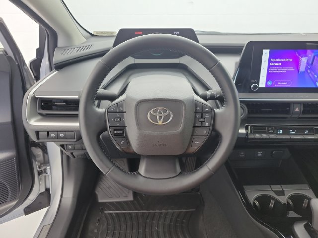 Used 2024 Toyota Prius LE FWD image 20