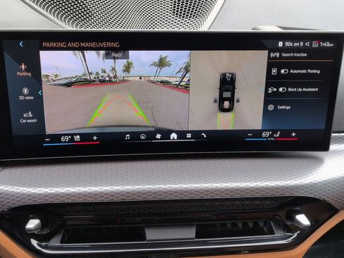 Used 2025 BMW 330i Sedan w/ M Sport Package image 25