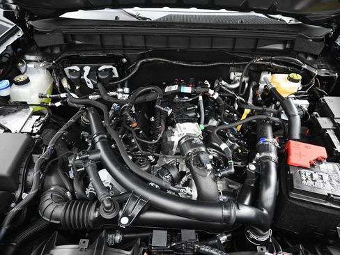 New 2025 Ford Bronco Badlands image 12