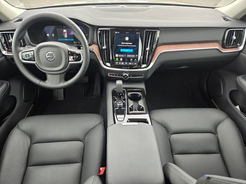 Certified 2025 Volvo S60 T8 Plus AWD/4WD image 17