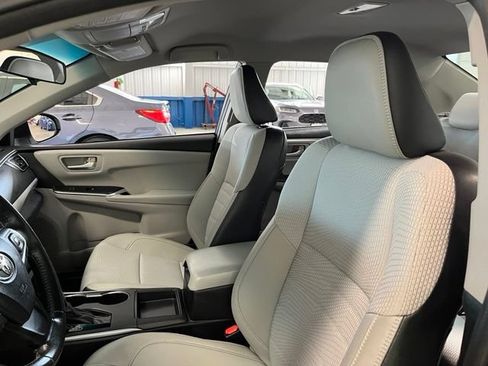 Used 2016 Toyota Camry SE FWD image 23