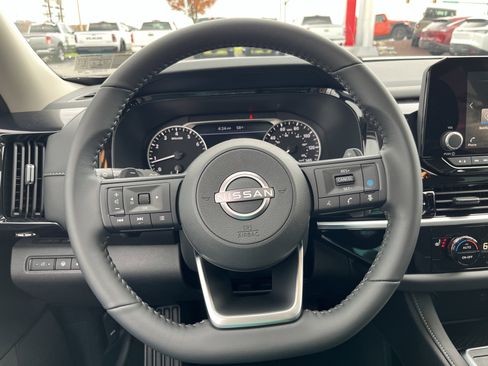 New 2025 Nissan Pathfinder SV w/ SV Premium Package image 22