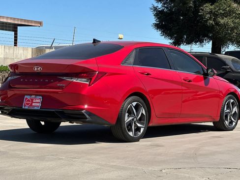 Used 2021 Hyundai Elantra Limited FWD image 3