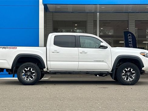 Used 2020 Toyota Tacoma TRD Off-Road image 4
