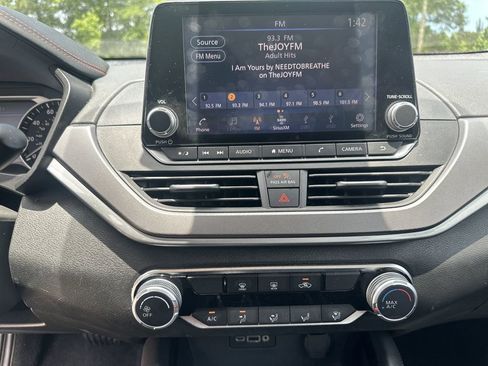 Used 2024 Nissan Altima 2.5 SR FWD image 29