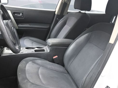 Used 2012 Nissan Rogue S image 18